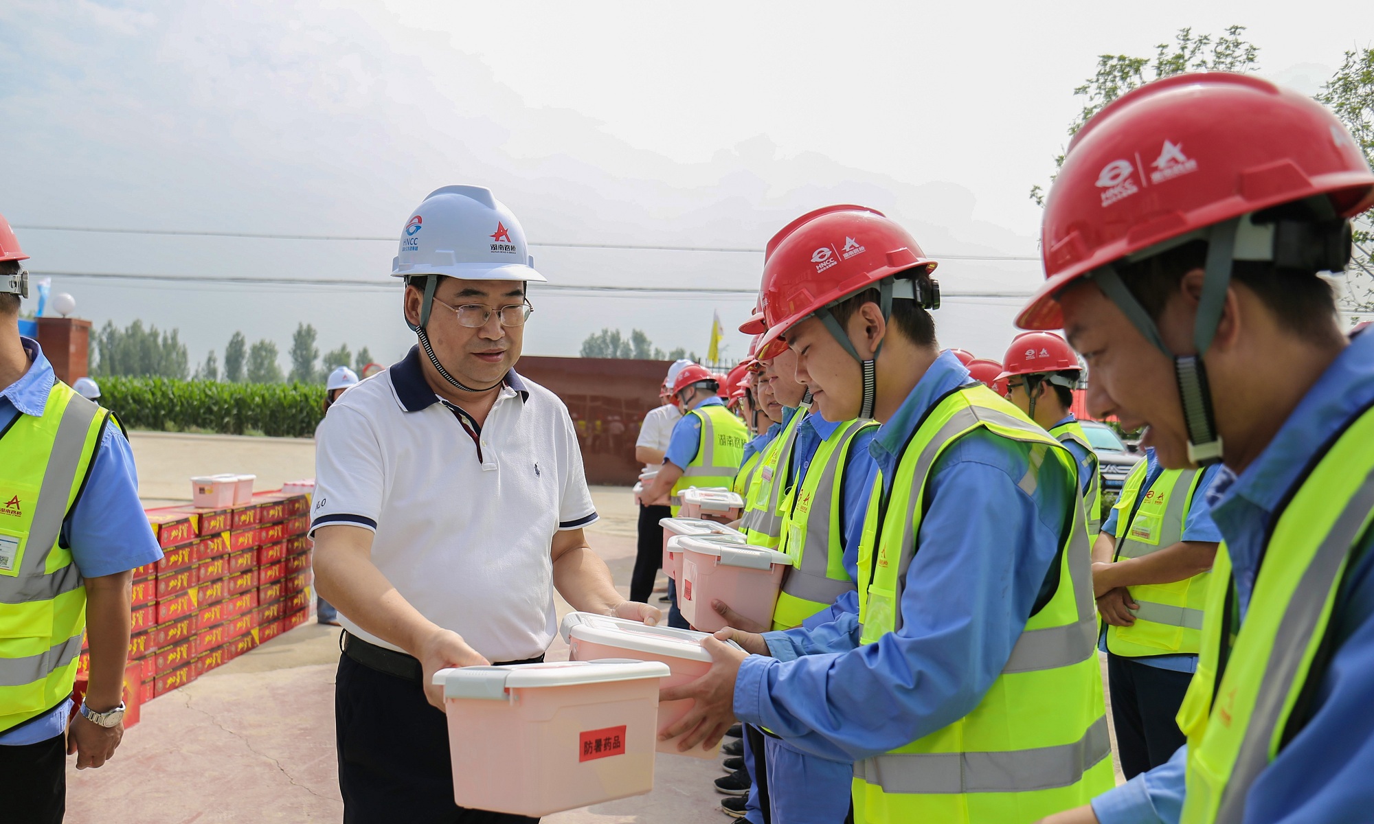 方聯(lián)民榮烏 項目現(xiàn)場慰問_20200808152827_副本.jpg