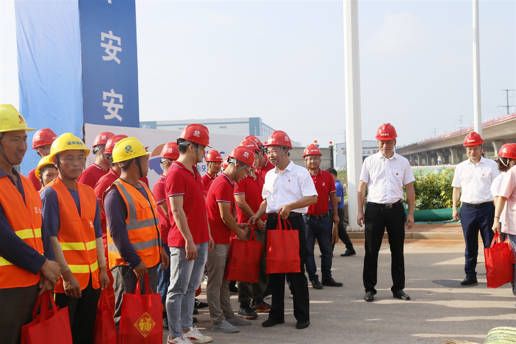 20210810147426.jpg 慰問辦實(shí)事_MG_7037_副本.jpg