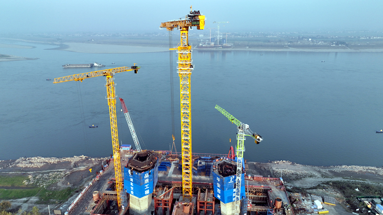 20231124359444.jpg R4300-200創(chuàng)新型結(jié)構(gòu)塔機(jī) (2)_副本.jpg