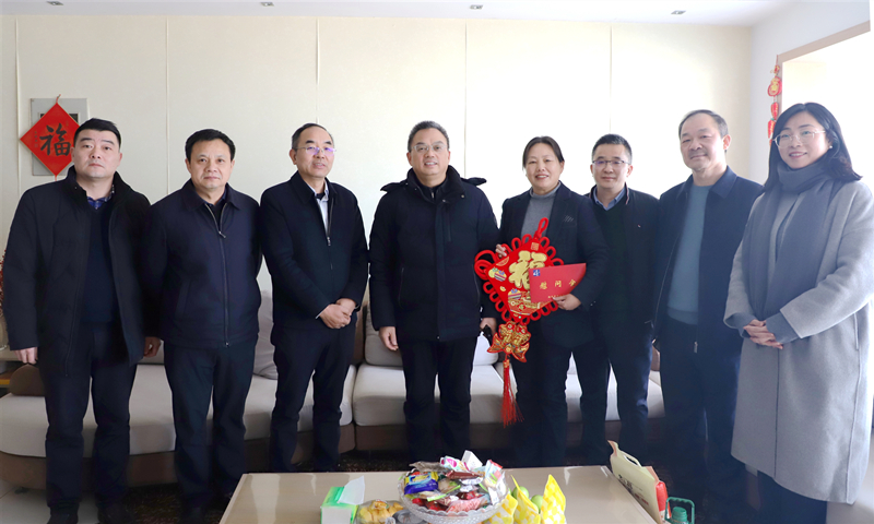 20240126126741.jpg 黃甲平慰問湖南路橋勞模劉玉蘭_副本.jpg